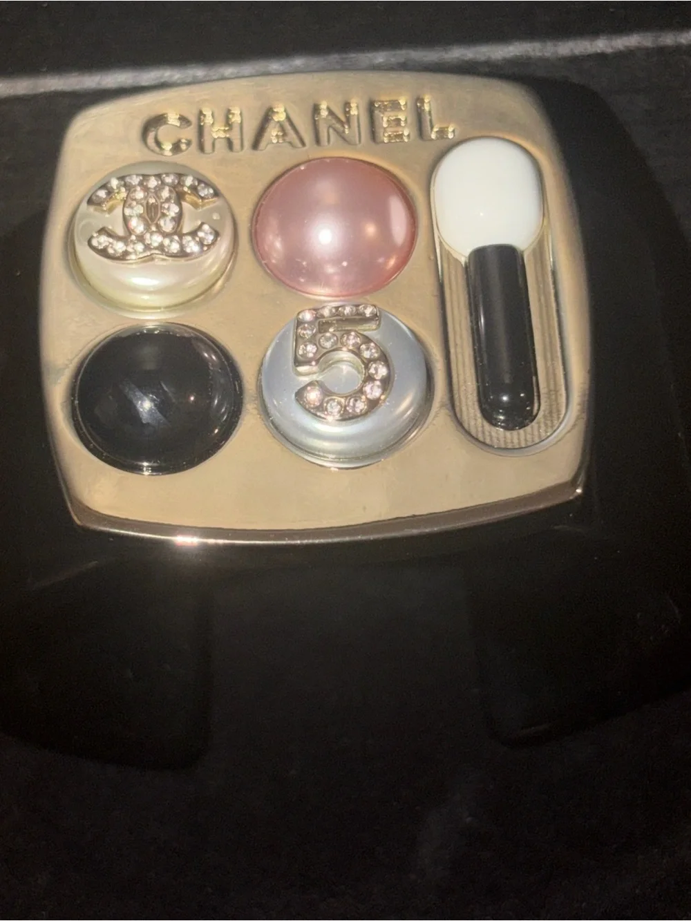 CHANEL gorgeous one